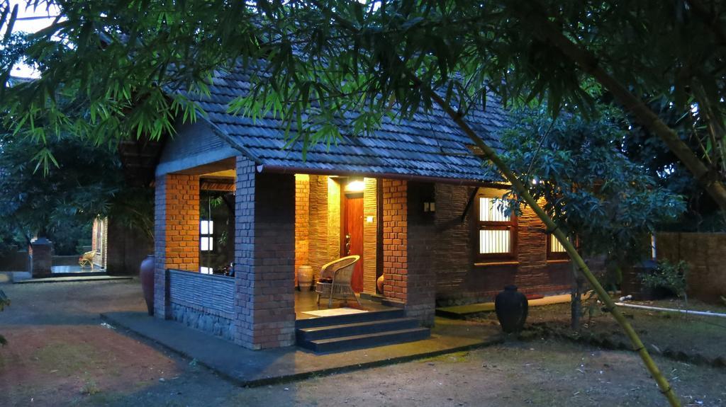 Clayfingers Art Cottage Thrissur Quarto foto